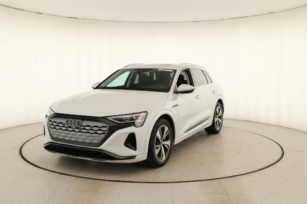 Certified 2024 Audi Q8 e-tron Premium AWD/4WD image 12