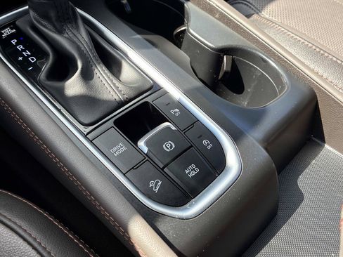 Used 2019 Hyundai Santa Fe Limited AWD/4WD image 33