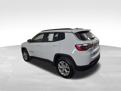 Used 2024 Jeep Compass Latitude AWD/4WD image 10