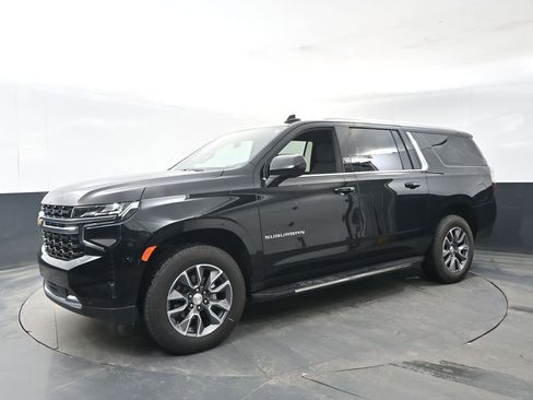 Used 2024 Chevrolet Suburban LS w/ Max Trailering Package image 2
