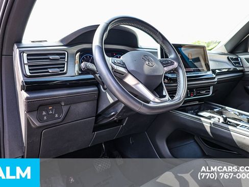 Used 2024 Volkswagen Atlas Cross Sport SE FWD image 28