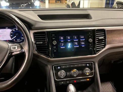 Used 2018 Volkswagen Atlas SEL Premium image 6