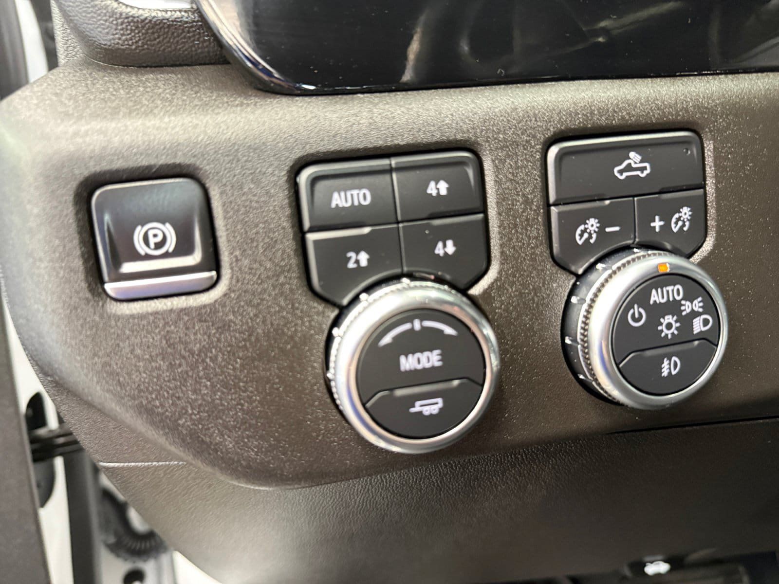 Used 2024 GMC Sierra 1500 Elevation w/ X31 Off-Road Package AWD/4WD image 23