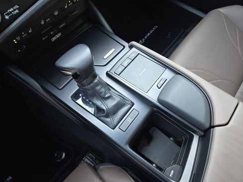 Used 2022 Lexus ES 350 Ultra Luxury w/ Accessory Package 2 image 28