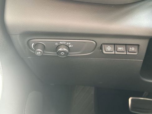 Certified 2023 Buick Envision Essence w/ Technology Package I image 18