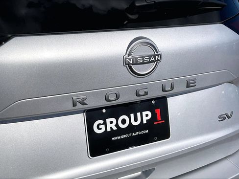 Used 2024 Nissan Rogue SV image 29