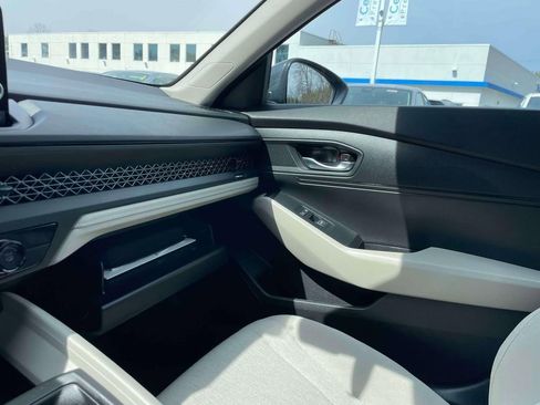 Used 2023 Honda Accord LX image 31