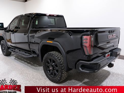 Used 2024 GMC Sierra 2500 AT4 w/ AT4 Preferred Package image 3