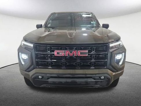 Used 2025 GMC Canyon Elevation w/ Convenience Package AWD/4WD image 2