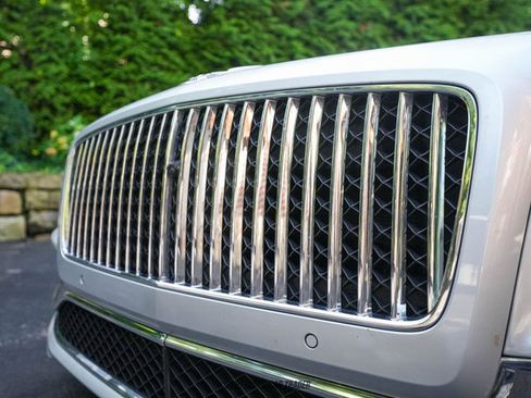 Used 2022 Bentley Flying Spur V8 image 55