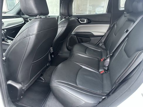 Used 2023 Jeep Compass Limited image 14