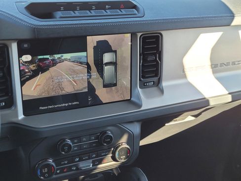 New 2025 Ford Bronco Outer Banks w/ Sasquatch Package image 10