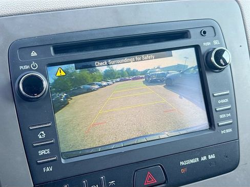 Used 2017 Chevrolet Traverse LS FWD image 17