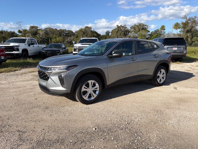 New 2026 Chevrolet Trax LS FWD image 2