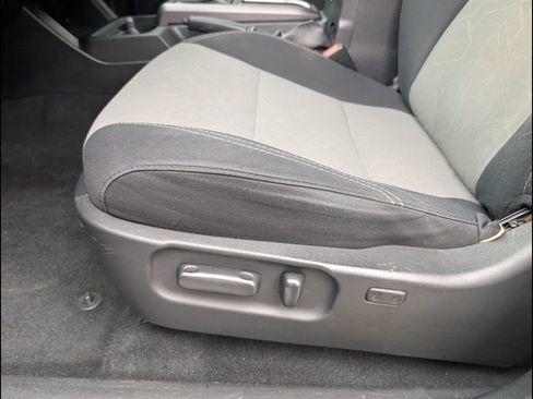 Used 2020 Toyota Tacoma TRD Off-Road image 10