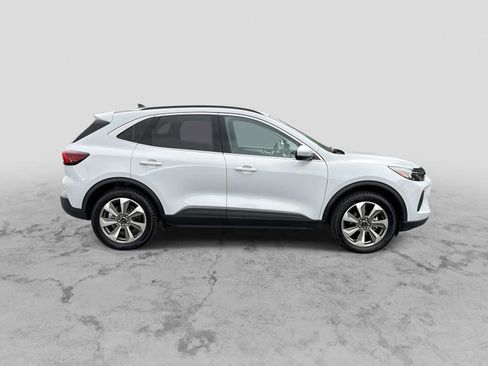 Used 2025 Ford Escape Platinum AWD/4WD image 9