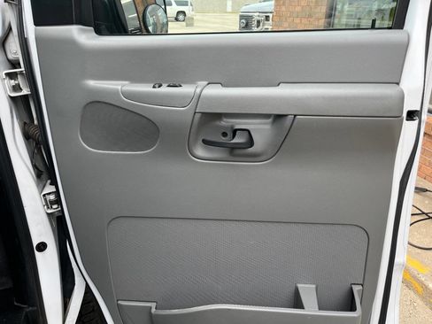Used 2007 Ford E-350 and Econoline 350 XLT image 36