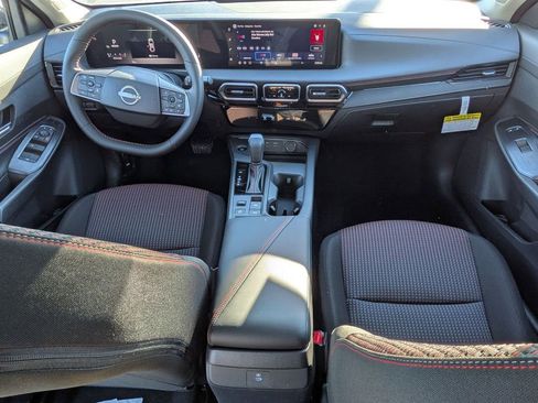 New 2026 Nissan Sentra SR w/ Floor Mat Package FWD image 17
