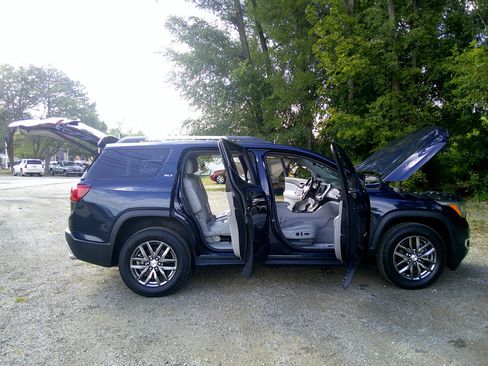 Used 2017 GMC Acadia SLT image 59