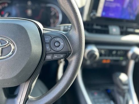 Used 2025 Toyota RAV4 LE AWD/4WD image 17