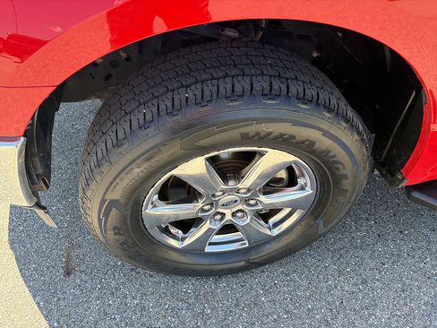 Used 2018 Ford F150 XLT w/ Equipment Group 302A Luxury AWD/4WD image 9