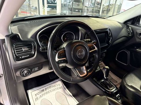 Used 2019 Jeep Compass Latitude FWD image 31