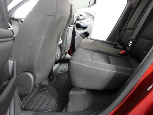 Used 2024 GMC Terrain SLE w/ Driver Convenience Package FWD image 17