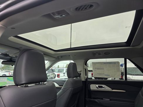 New 2026 Ford Explorer Active w/ Active Comfort Package image 21