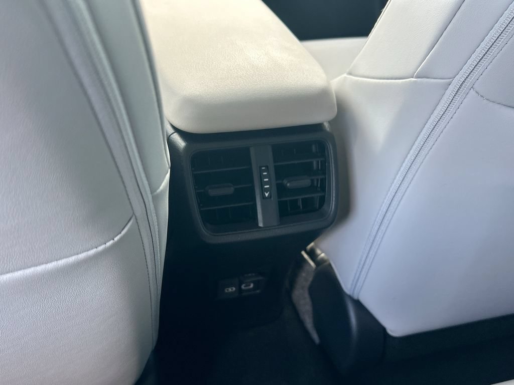 Used 2024 Lexus UX 250h FWD image 30