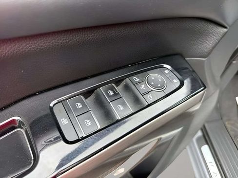Used 2022 Nissan Pathfinder Platinum w/ Cargo Package FWD image 23