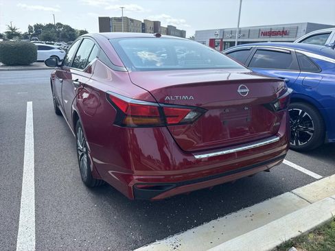Used 2023 Nissan Altima 2.5 SV AWD/4WD image 2