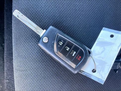 Used 2021 Toyota Corolla SE image 14