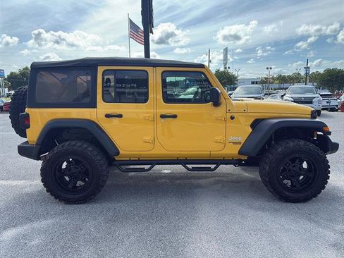Used 2019 Jeep Wrangler Unlimited Sport S AWD/4WD image 4