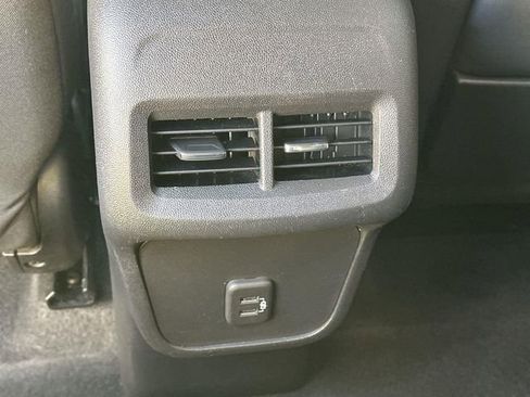 Used 2022 GMC Terrain SLE image 19