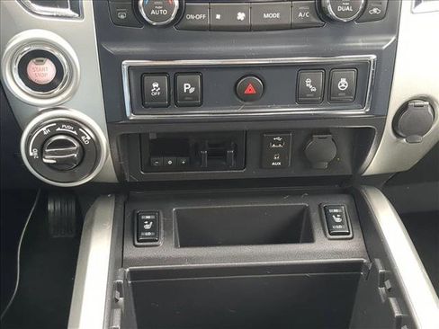 Used 2017 Nissan Titan PRO-4X w/ Pro-4x Convenience Package AWD/4WD image 23