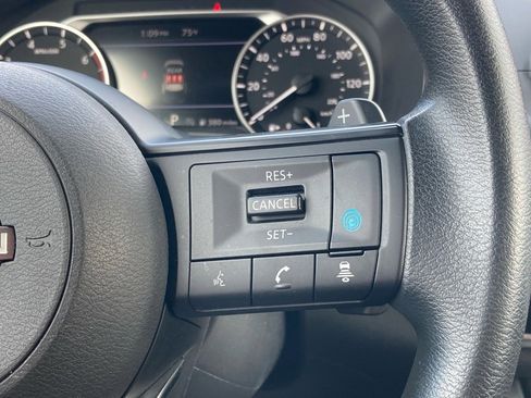 Used 2024 Nissan Rogue SV image 15