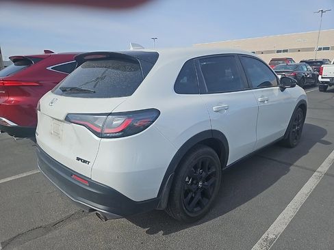 Used 2023 Honda HR-V Sport image 3