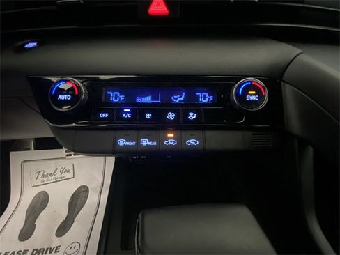 Used 2025 Hyundai Elantra Sport image 18