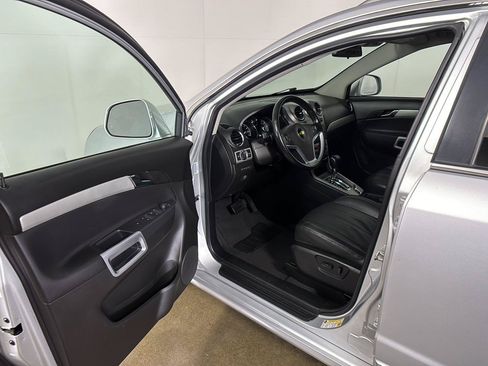 Used 2012 Chevrolet Captiva Sport LTZ AWD/4WD image 2