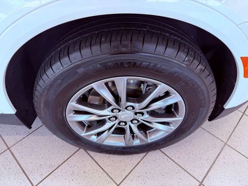 Used 2021 Cadillac XT5 Premium Luxury AWD/4WD image 16