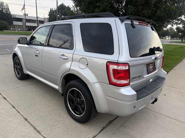 Used 2010 Ford Escape XLT AWD/4WD image 16