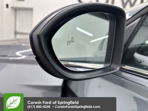 Used 2024 Volkswagen Jetta SE w/ Panoramic Sunroof Package image 32