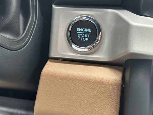 New 2026 Ford F250 XLT w/ XLT Premium Package image 25