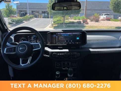 Used 2025 Jeep Wrangler Unlimited Sahara AWD/4WD image 12
