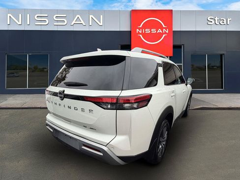 Used 2024 Nissan Pathfinder SL AWD/4WD image 5