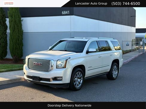 Used 2015 GMC Yukon Denali w/ Premium Package AWD/4WD image 1