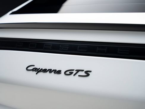 Used 2021 Porsche Cayenne GTS AWD/4WD image 30