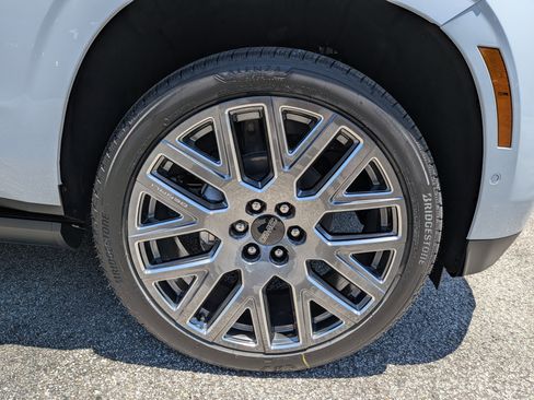 New 2026 GMC Yukon Denali Ultimate AWD/4WD image 12