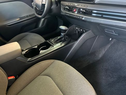 Used 2025 Kia K4 FWD image 16