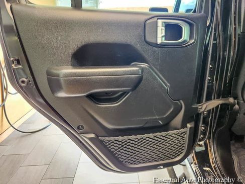 Used 2024 Jeep Wrangler Unlimited Rubicon 4xe w/ Technology Group AWD/4WD image 20